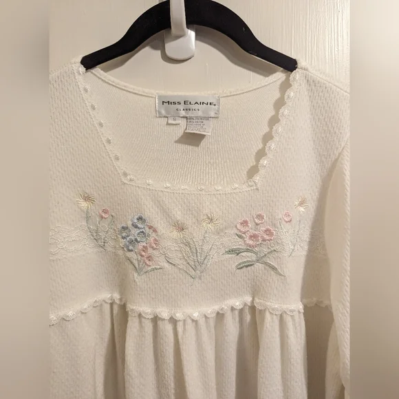 Vintage Coquette embroidered nightgown - Picture 3 of 4